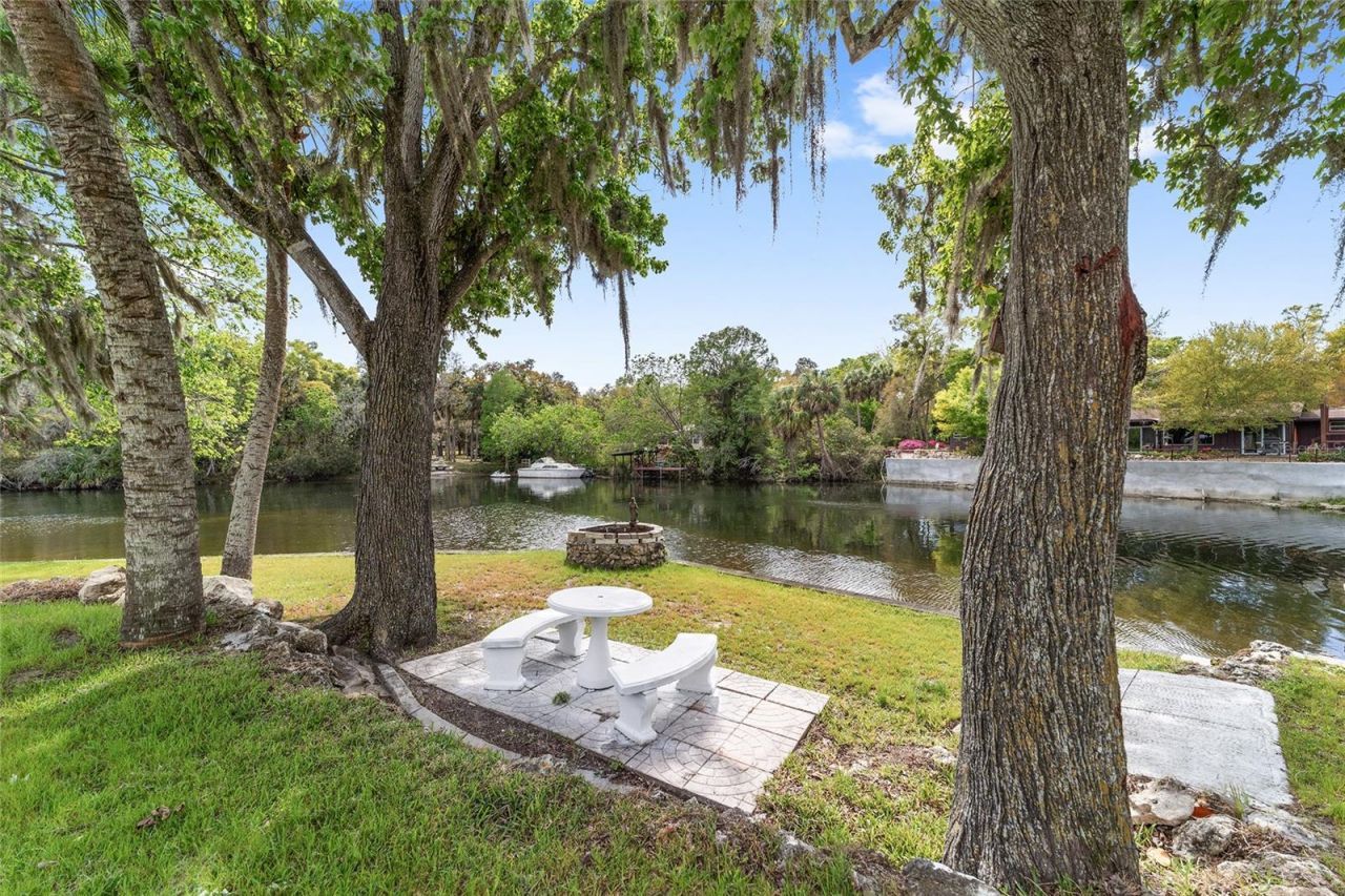 34 Garden Mall Court, Inglis, FL 34449 Photo