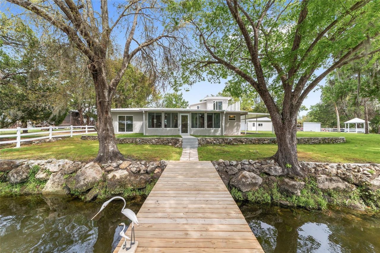 34 Garden Mall Court, Inglis, FL 34449 Photo