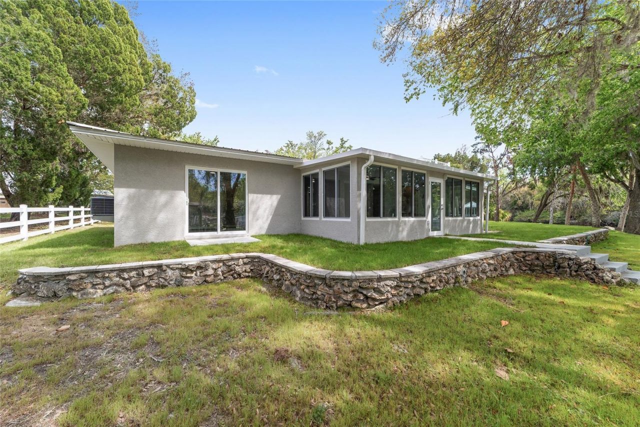 34 Garden Mall Court, Inglis, FL 34449 Photo