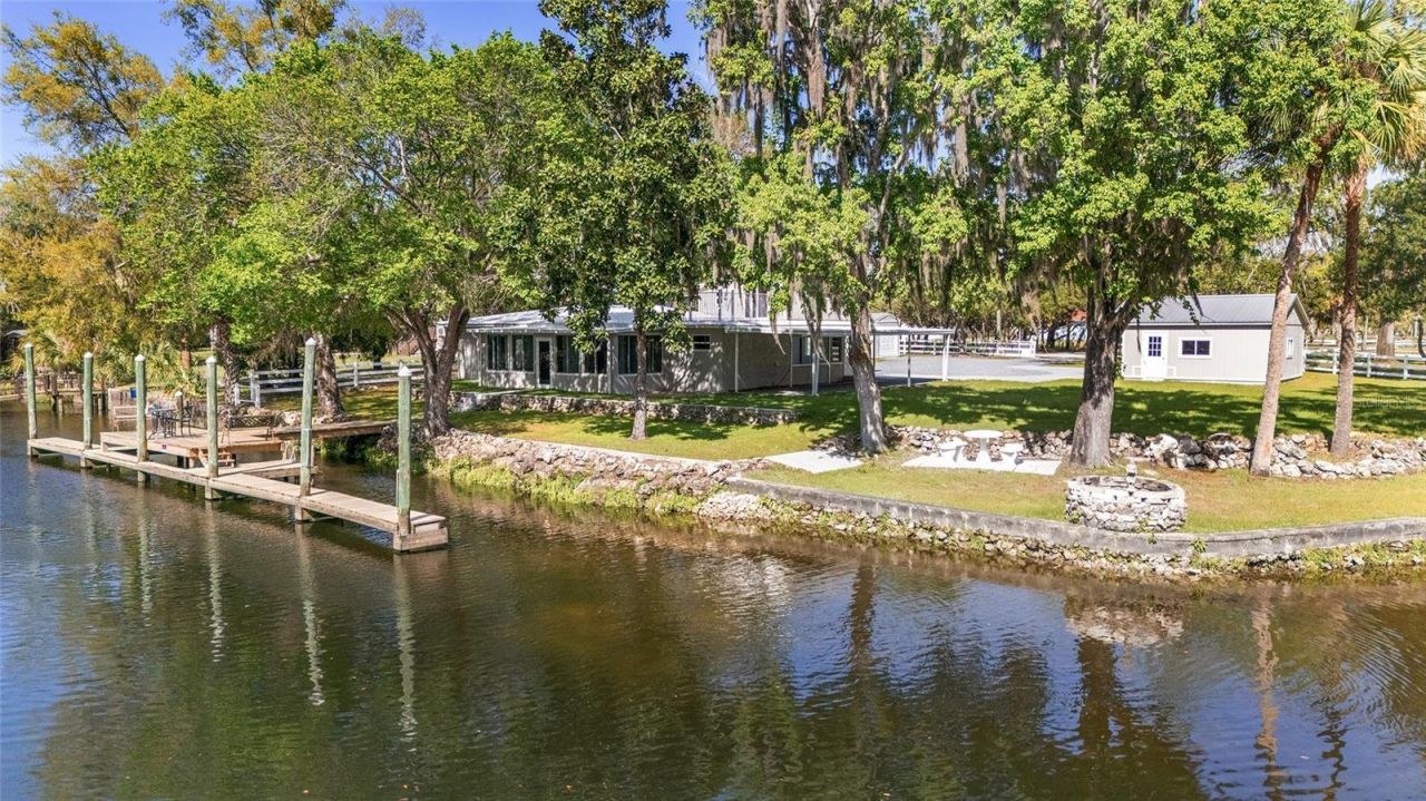 34 Garden Mall Court, Inglis, FL 34449 Photo