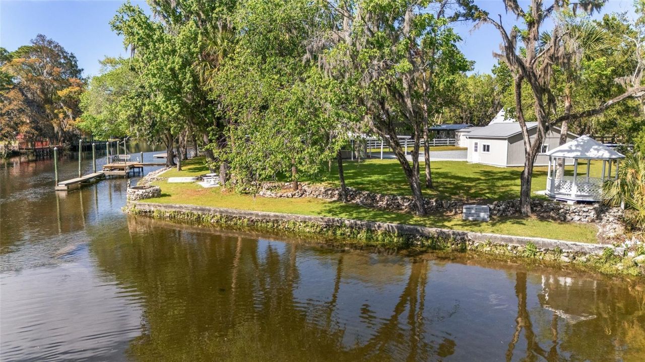 34 Garden Mall Court, Inglis, FL 34449 Photo