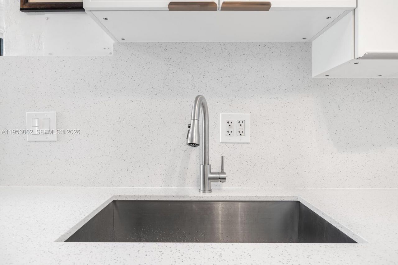 11803 NE 11 Ave, Biscayne Park, FL 33161 Photo