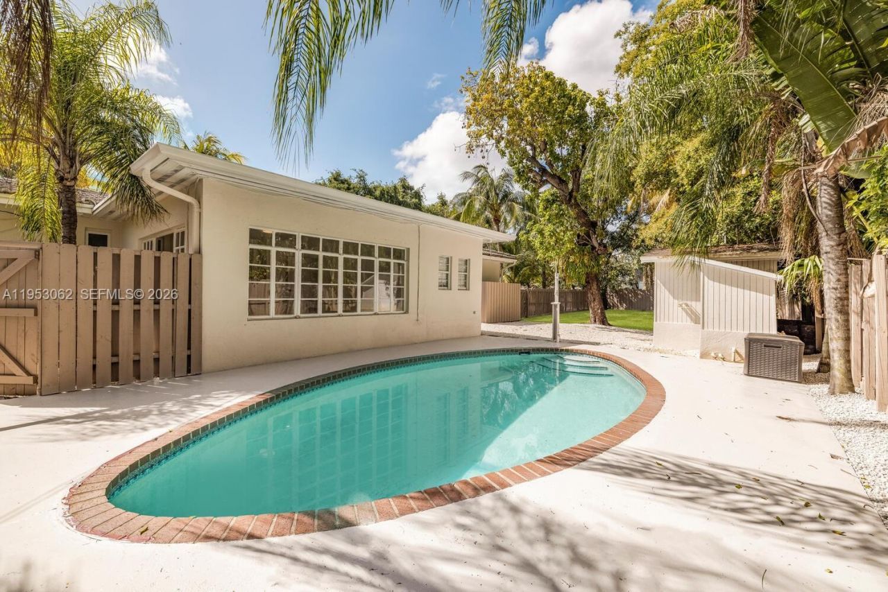 11803 NE 11 Ave, Biscayne Park, FL 33161 Photo