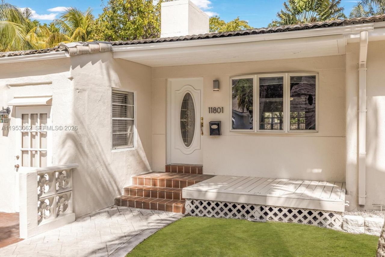 11803 NE 11 Ave, Biscayne Park, FL 33161 Photo
