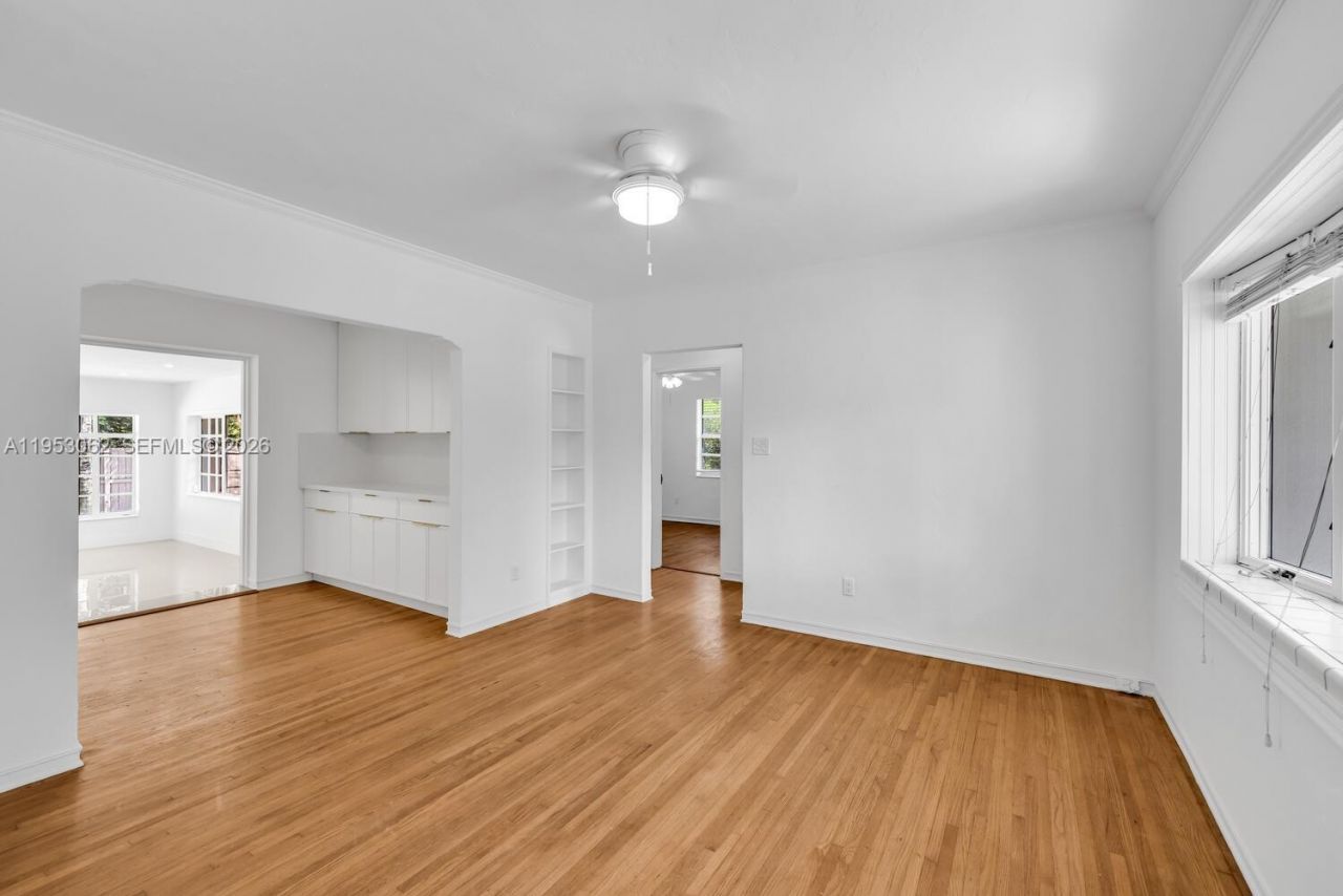 11803 NE 11 Ave, Biscayne Park, FL 33161 Photo