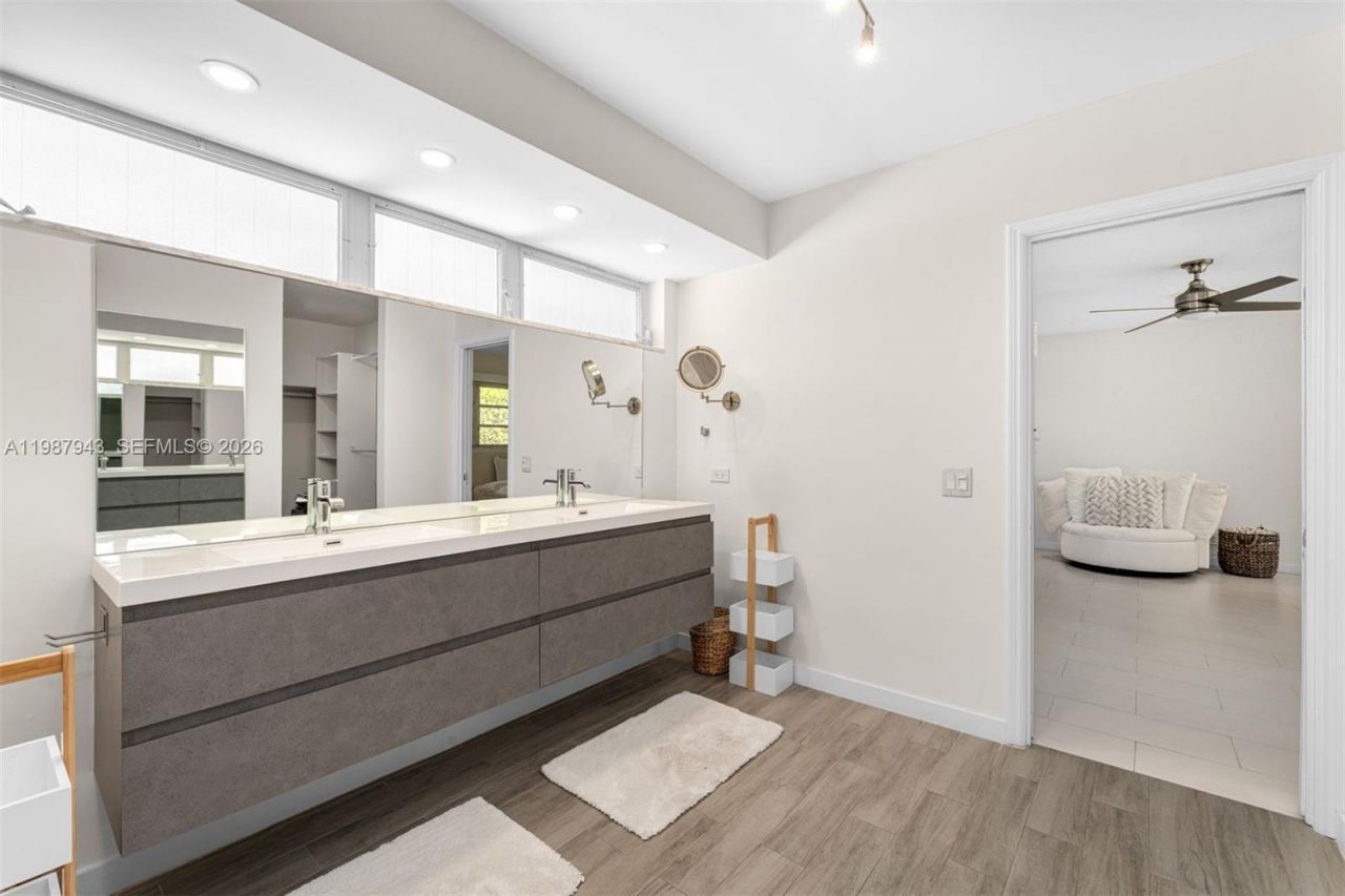 1525 Diplomat Pkwy , Hollywood, FL 33019 Photo