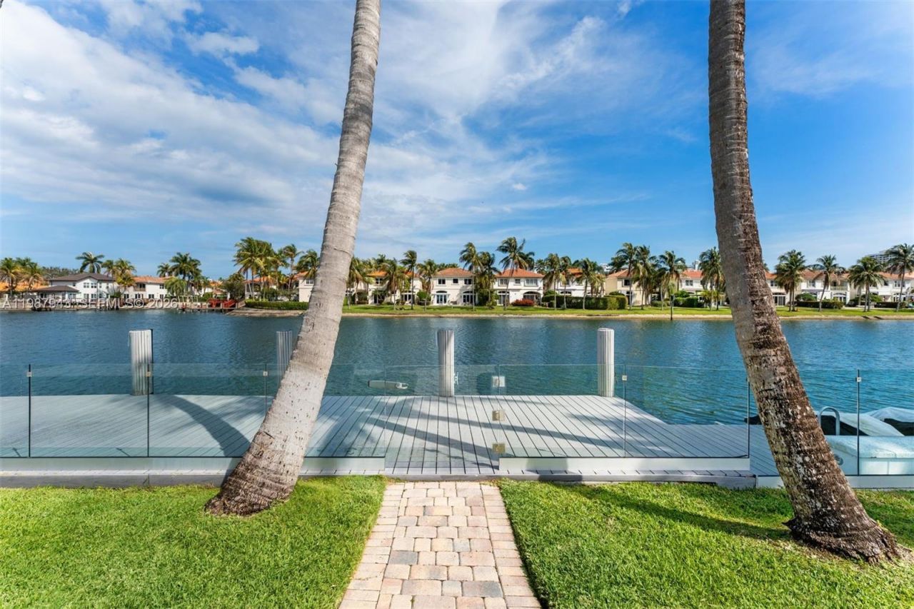 1525 Diplomat Pkwy , Hollywood, FL 33019 Photo