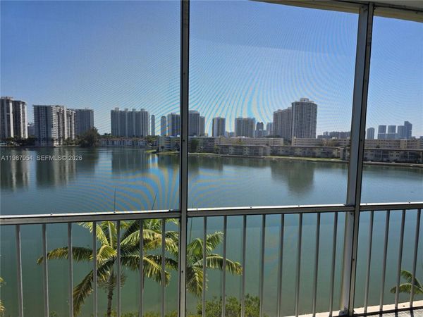 2861 Leonard Dr , Unit F605, Aventura, FL 33160