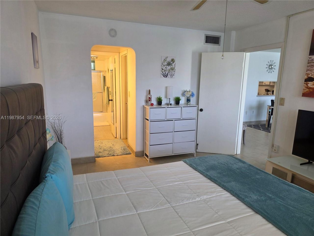 2861 Leonard Dr , Unit F605, Aventura, FL 33160 Photo