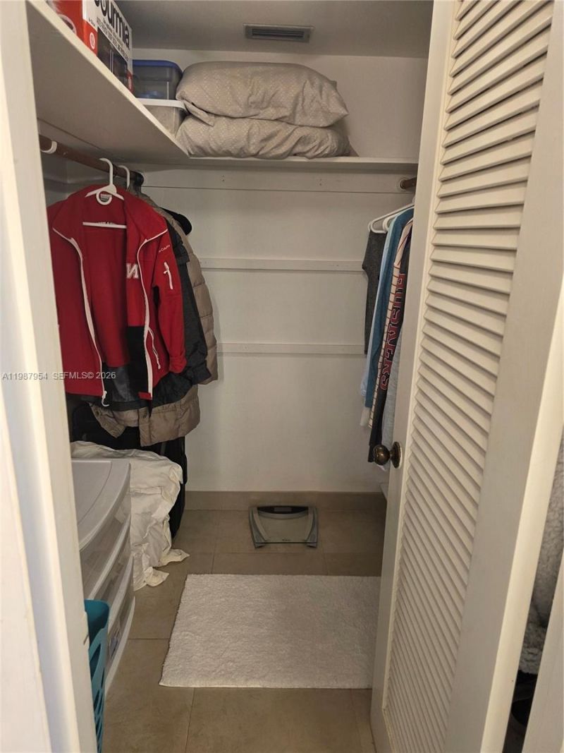 2861 Leonard Dr , Unit F605, Aventura, FL 33160 Photo