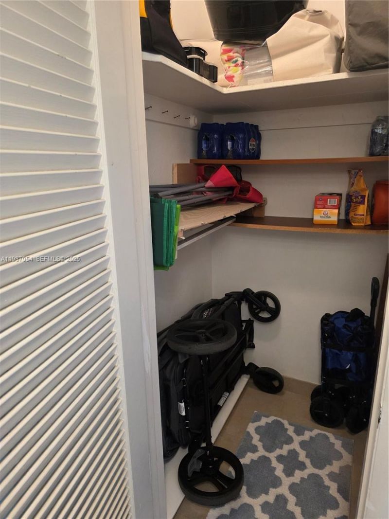 2861 Leonard Dr , Unit F605, Aventura, FL 33160 Photo