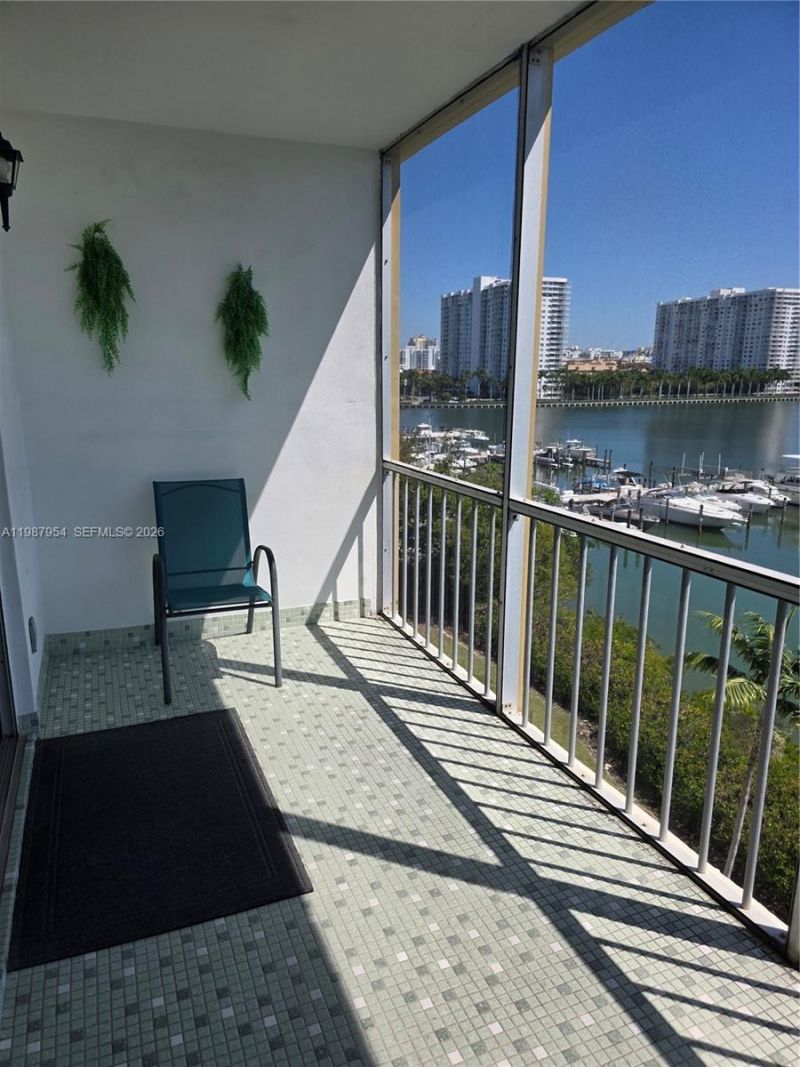 2861 Leonard Dr , Unit F605, Aventura, FL 33160 Photo