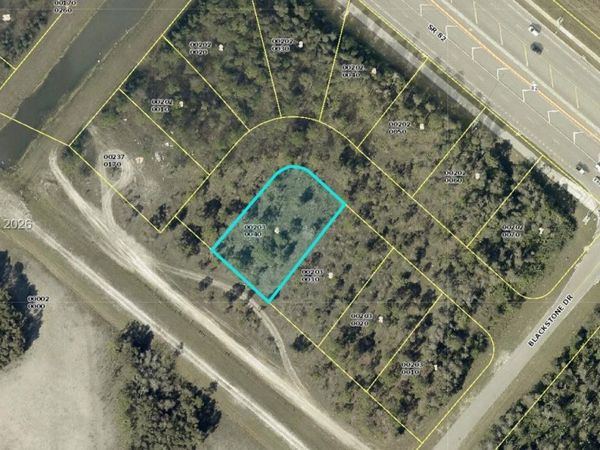 807 Fabian Cir , Fort Myers, FL 33913