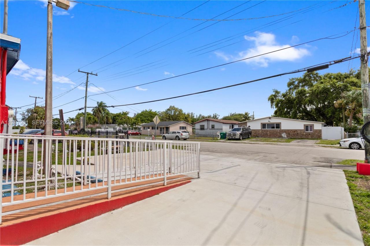 1781 NW 152nd Ter, Miami Gardens, FL 33054 Photo