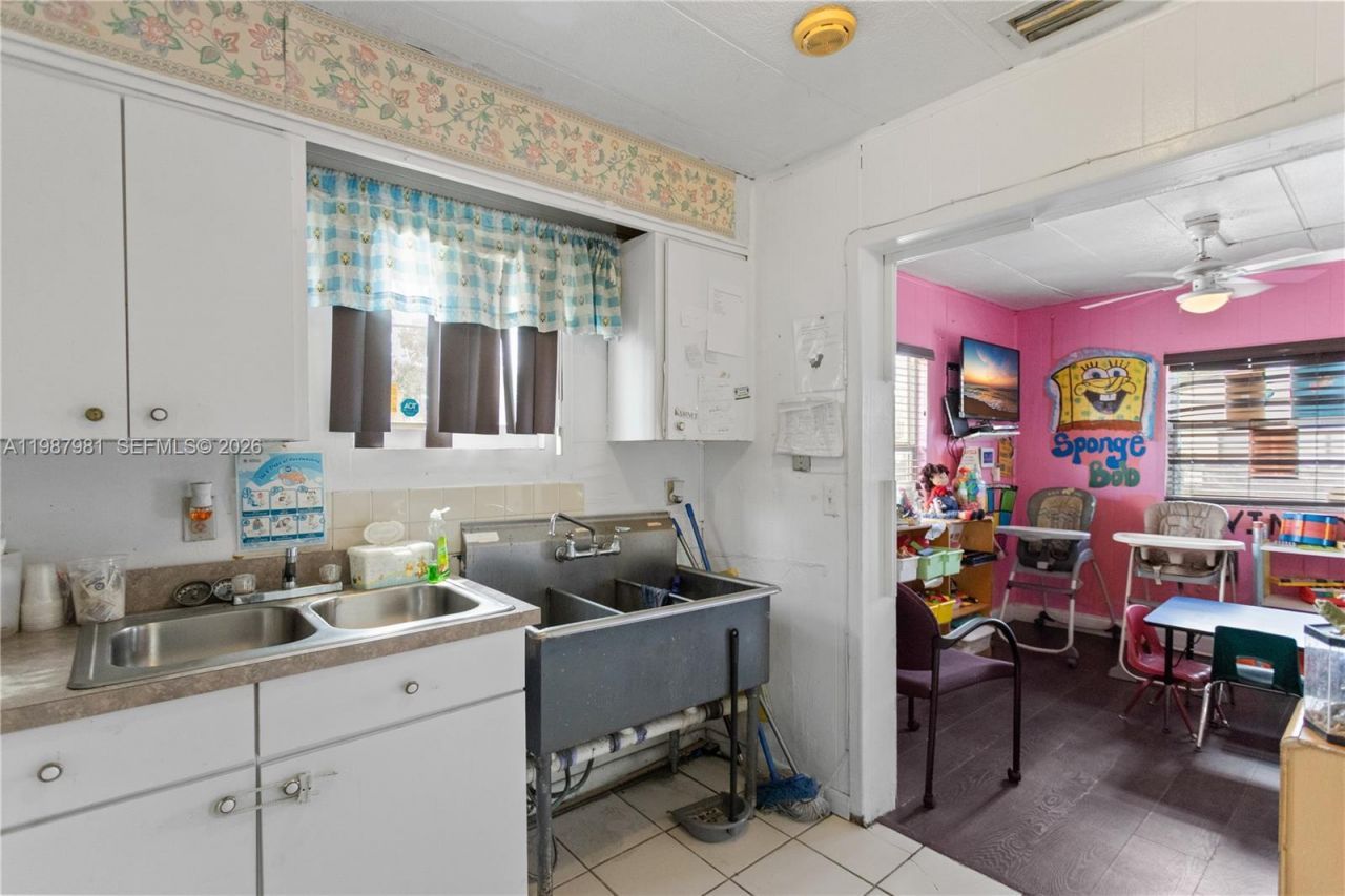 1781 NW 152nd Ter, Miami Gardens, FL 33054 Photo