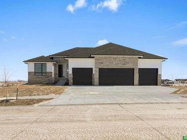 5813 N 197th Avenue , Elkhorn, NE 68022