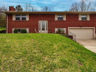 2766 Symphony Way, West Carrollton, OH 45449