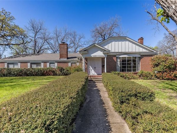 220 N Holly, Sherman, TX 75092