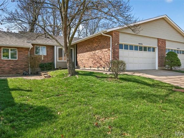 2476 Fox Bridge Court , Lake St Louis, MO 63367