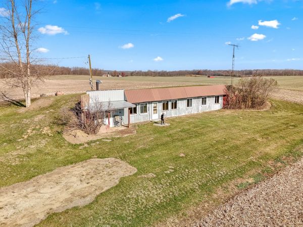 10720 E Bacon Road, Pittsford, MI 49271