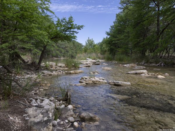 34 CAT CLAW MTN RD, ConCan, TX 78838