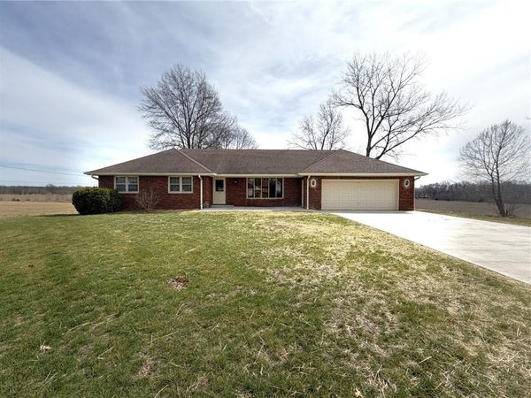 805 Fairlane Drive, Chillicothe, MO 64601