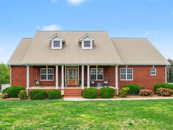 651 Williams St, Decherd, TN 37324