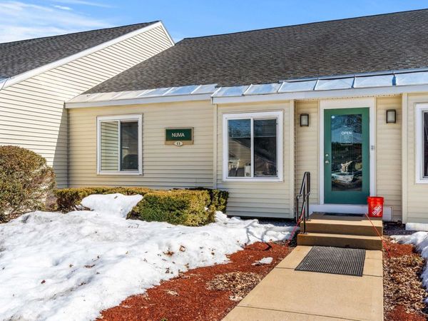 10 Northern Boulevard, Unit 11, Amherst, NH 03031