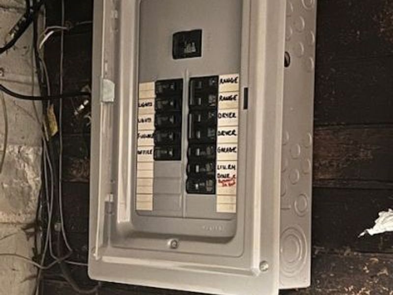 313 Ickes Court, Louisville, OH 44641 Photo 8