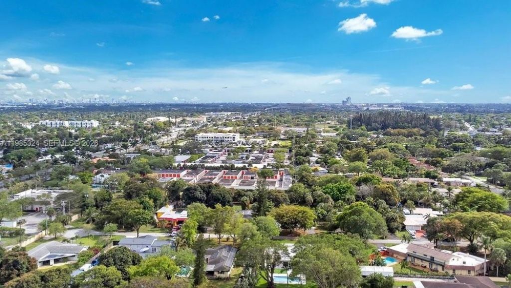 4053 SW 8th St , Plantation, FL 33317 Photo