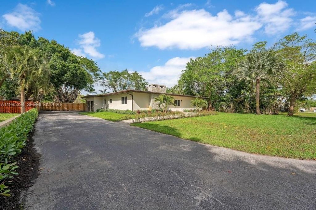 4053 SW 8th St, Plantation, FL 33317 Photo
