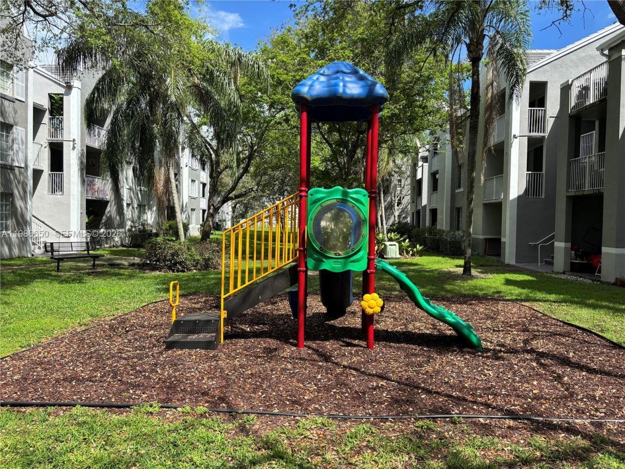 655 SW 111th Way, Unit 108, Pembroke Pines, FL 33025 Photo