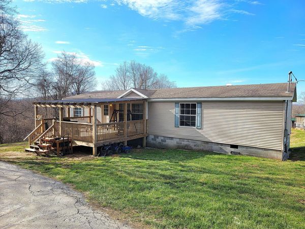 83 Hoss Lane, Alderson, WV 24910