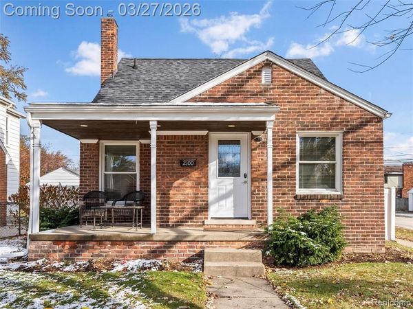 2100 N Wilson Avenue, Royal Oak Twp, MI 48073