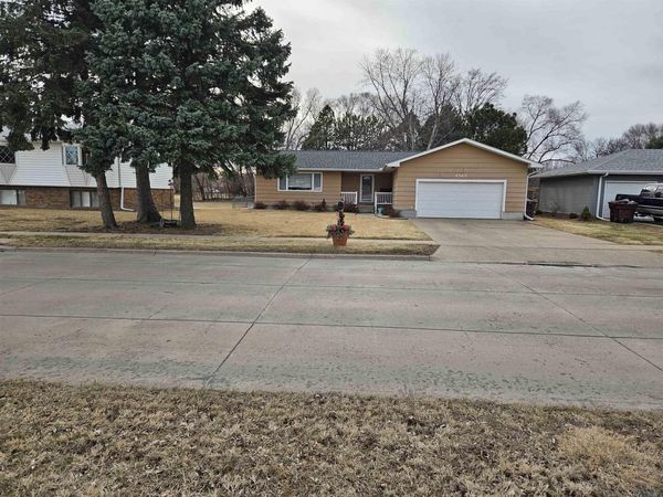 1513 G St., South Sioux City, NE 68776