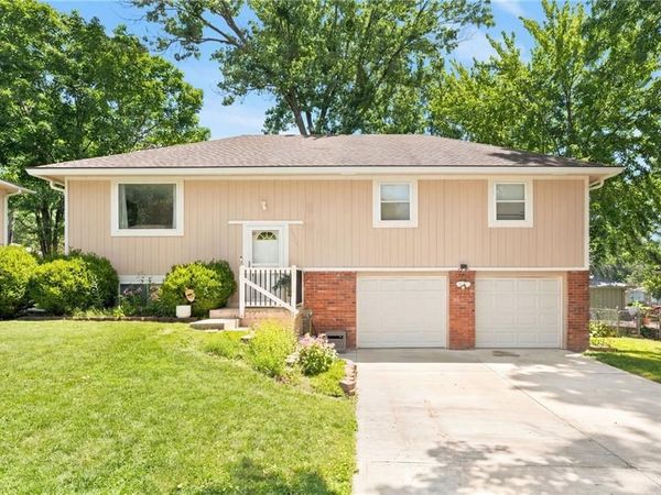 1924 SW 5th Street, Blue Springs, MO 64014