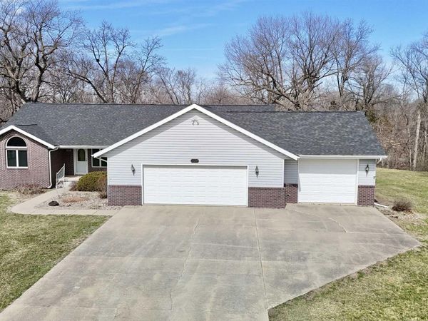 500 W Greenewood Road, Jefferson, IA 50129