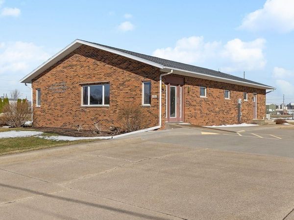 101 E 10TH Street, Monticello, IA 52310