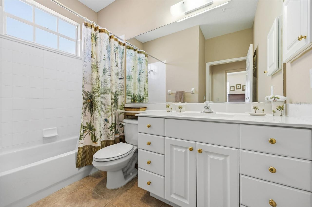 115 Woodbridge Drive, Unit 201, Venice, FL 34293 Photo