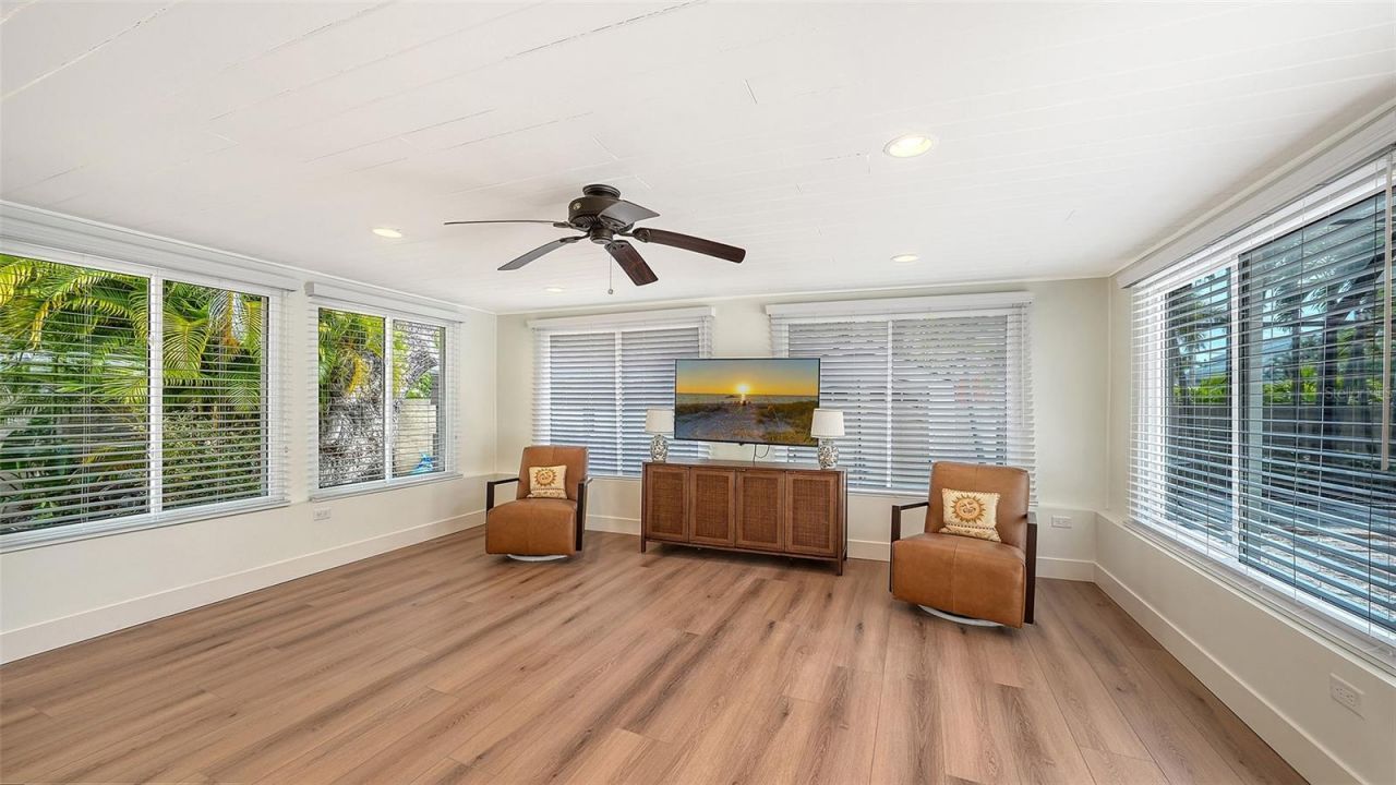 375 N Washington Drive, Sarasota, FL 34236 Photo