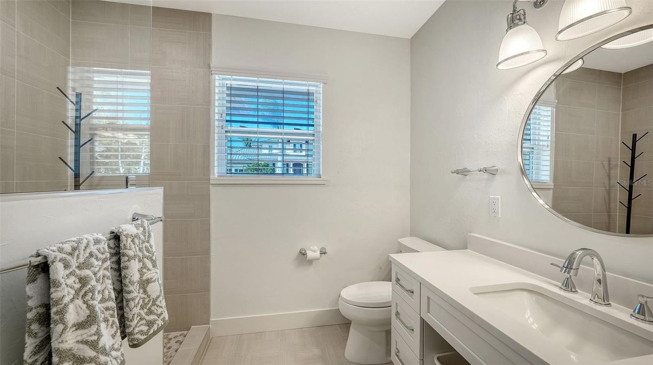 375 N Washington Drive, Sarasota, FL 34236 Photo