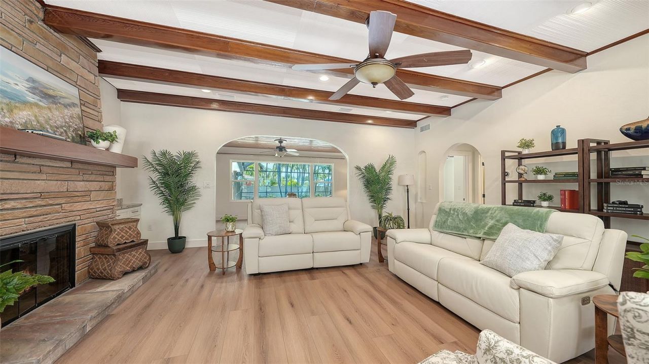 375 N Washington Drive, Sarasota, FL 34236 Photo