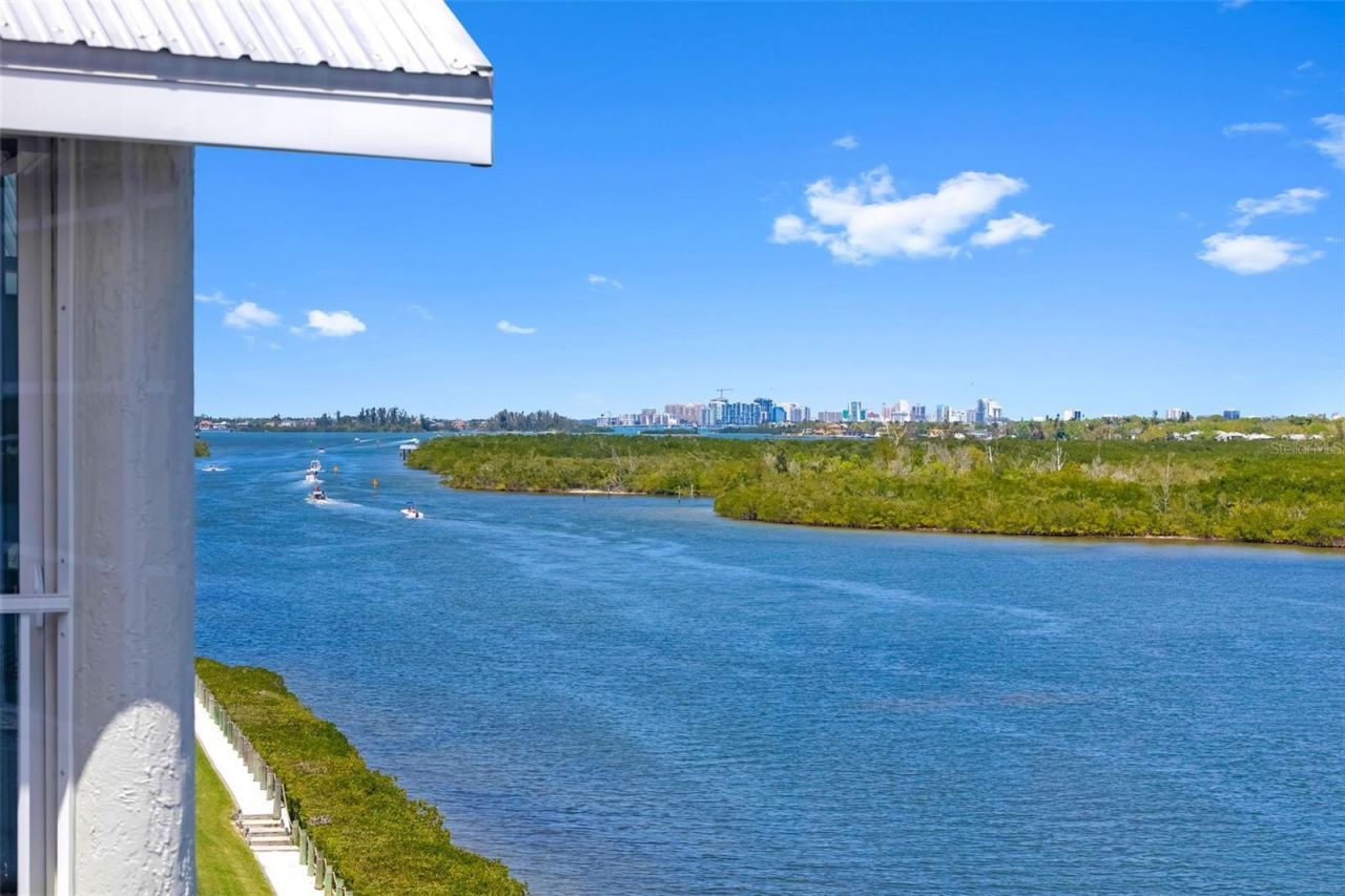 1280 Dolphin Bay Way, Unit 504, Sarasota, FL 34242 Photo