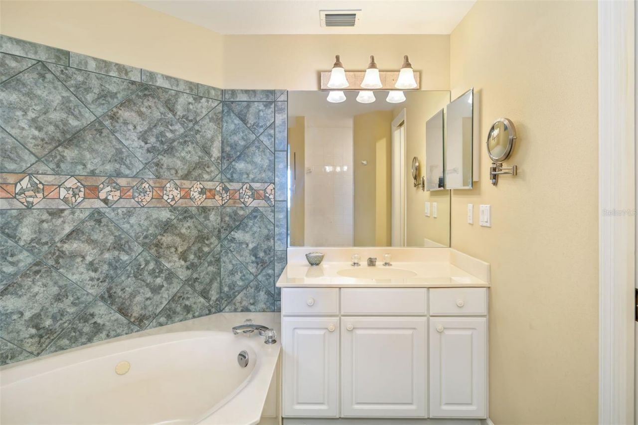 1280 Dolphin Bay Way, Unit 504, Sarasota, FL 34242 Photo