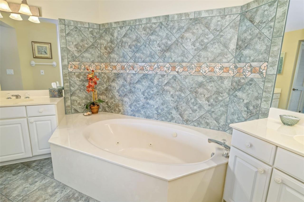 1280 Dolphin Bay Way, Unit 504, Sarasota, FL 34242 Photo