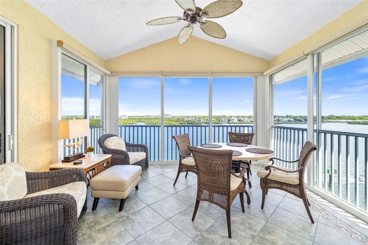 1280 Dolphin Bay Way, Unit 504, Sarasota, FL 34242 Photo