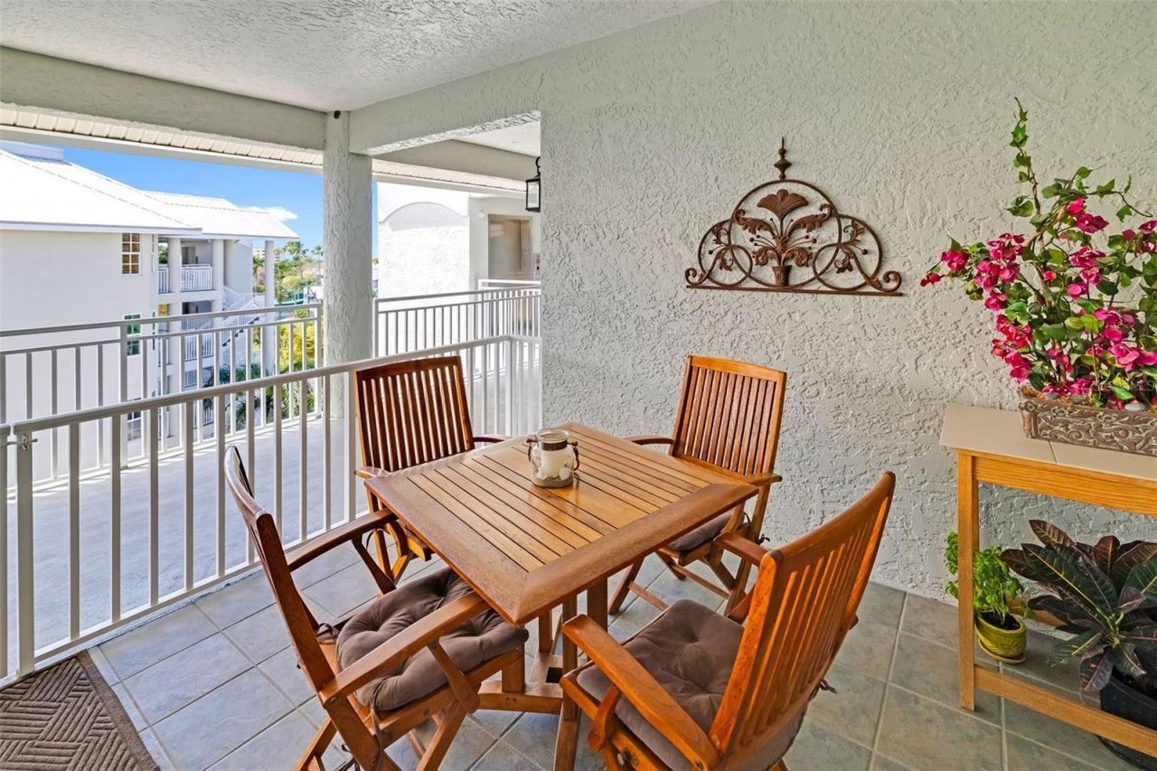 1280 Dolphin Bay Way, Unit 504, Sarasota, FL 34242 Photo