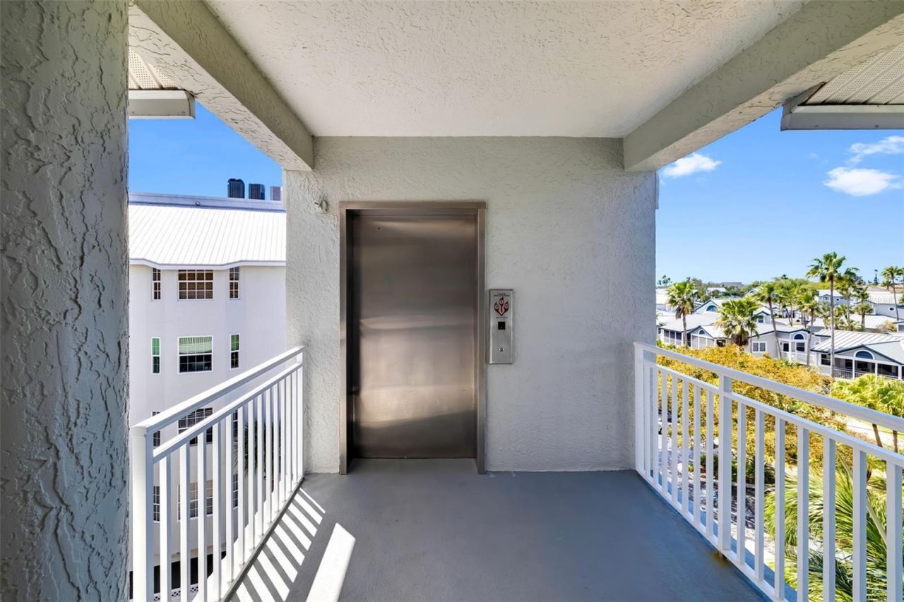 1280 Dolphin Bay Way, Unit 504, Sarasota, FL 34242 Photo