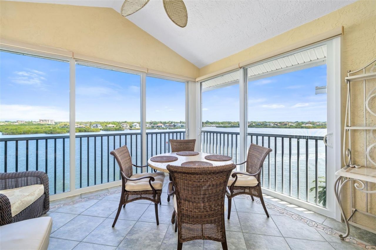 1280 Dolphin Bay Way, Unit 504, Sarasota, FL 34242 Photo