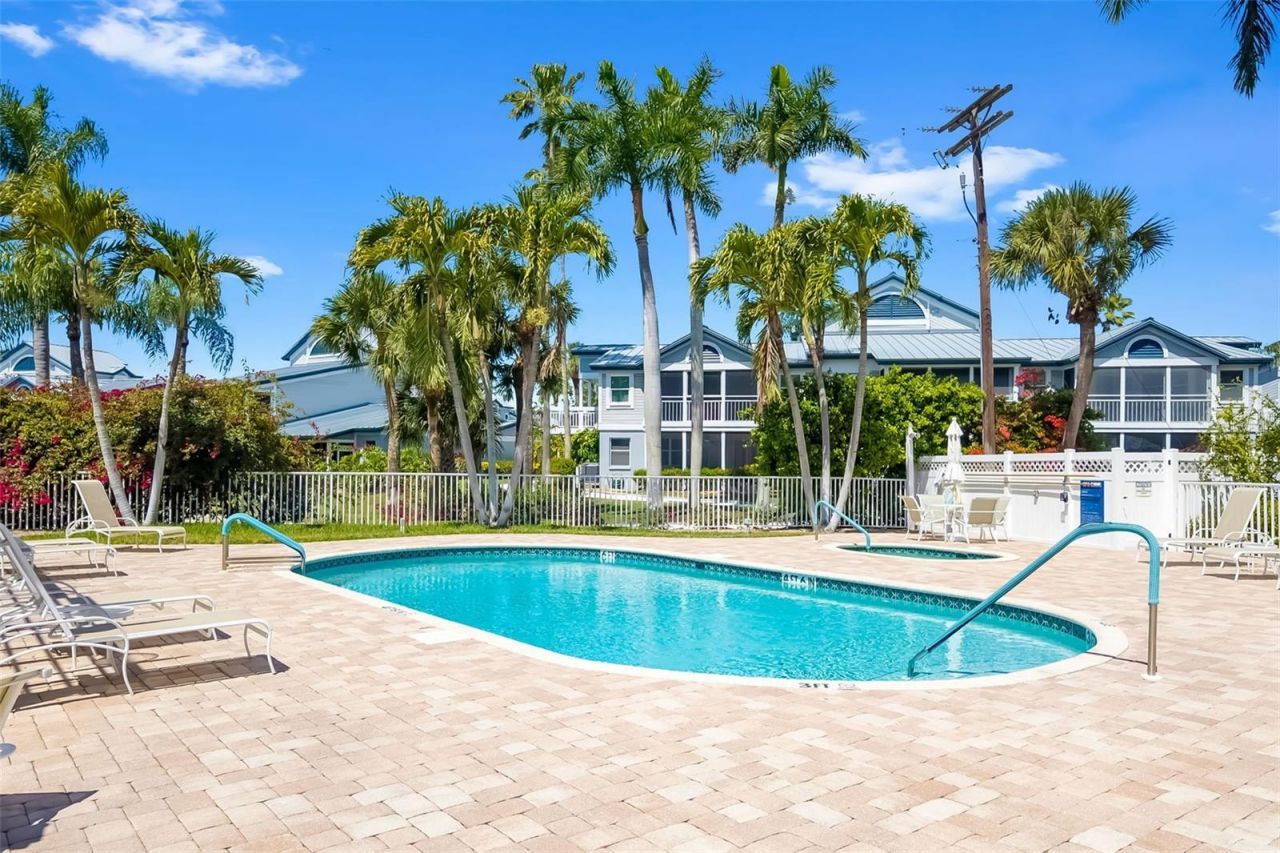 1280 Dolphin Bay Way, Unit 504, Sarasota, FL 34242 Photo